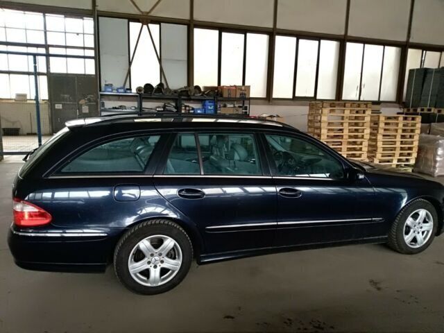 Gebraucht Mercedes E270 Avantgarde 177 PS (130 kW) 2003 Blau metallic Kombi