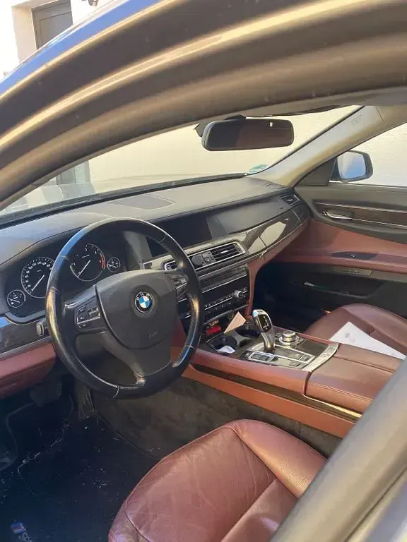 Gebraucht BMW 730 245 PS (180 kW) 2010 Grau Limousine