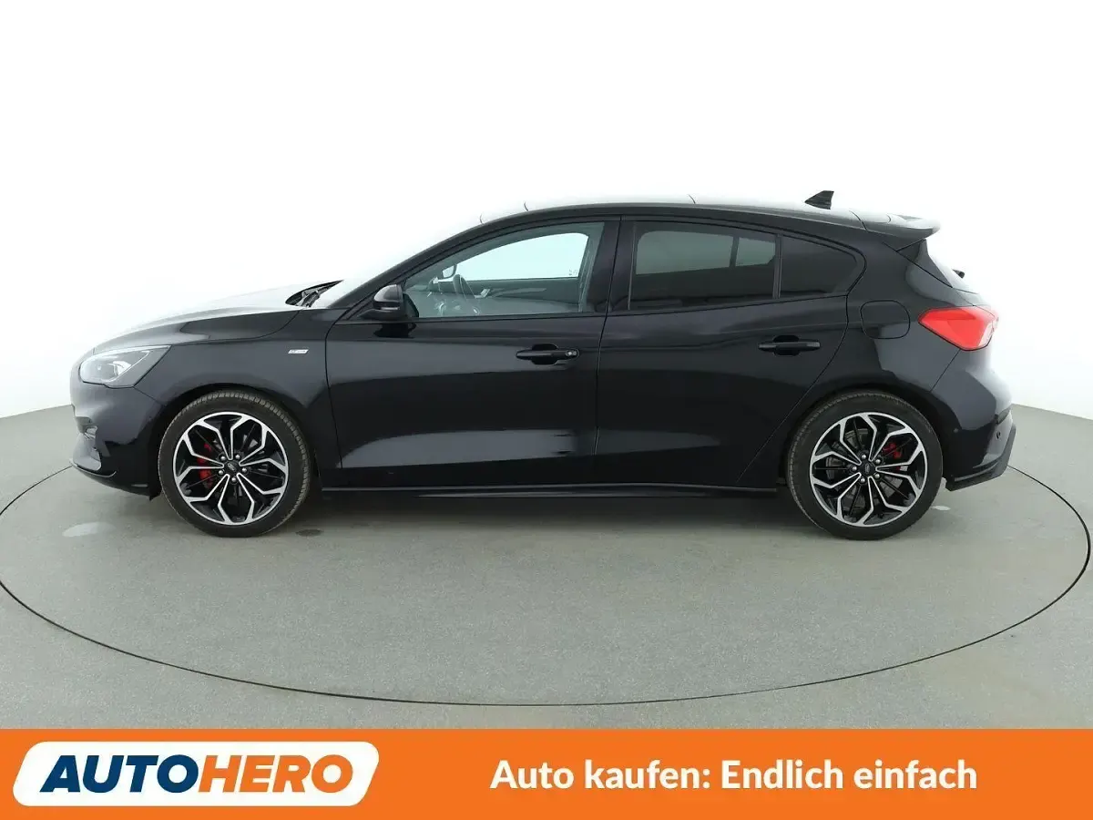 Używany Ford Focus ST-Line X 155 KM (114 kW) 2021 Czarny Sedan/Limuzyna
