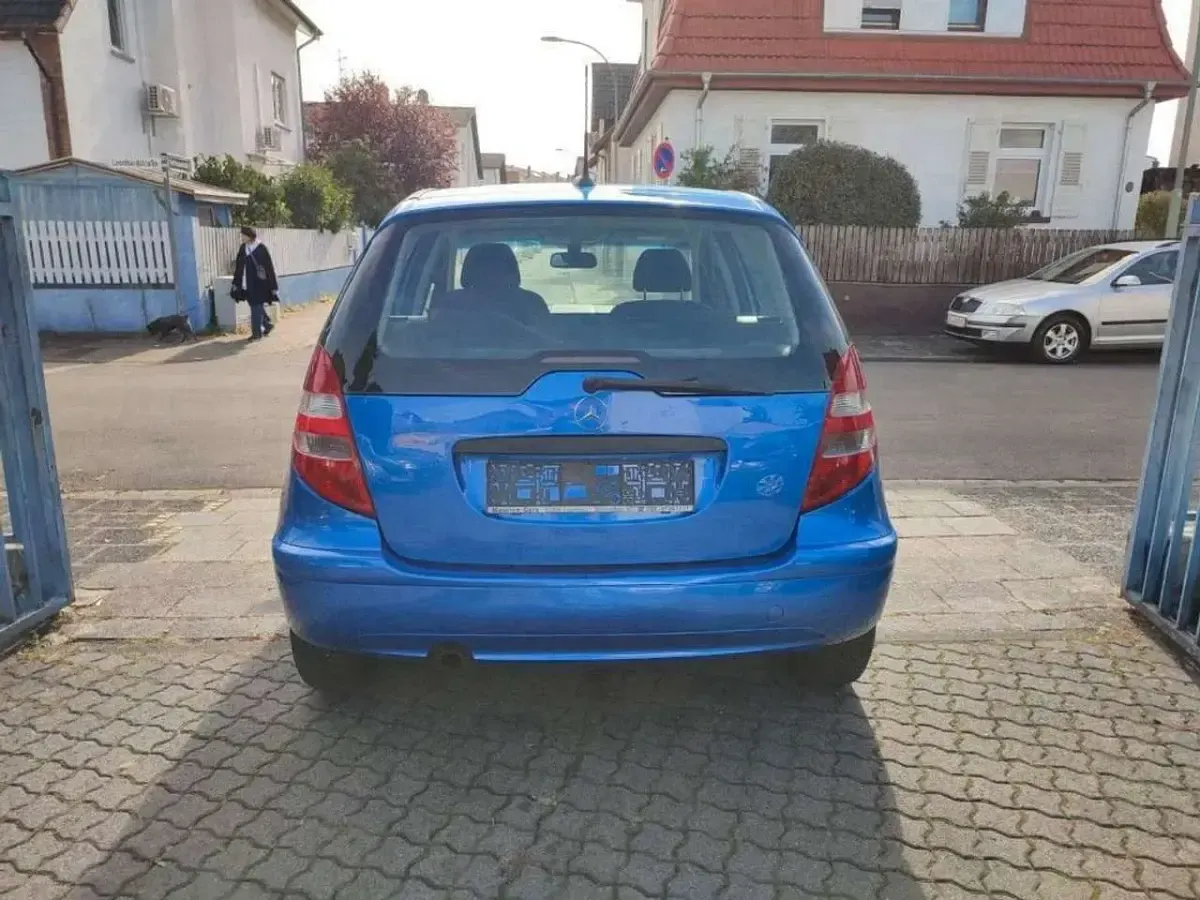 Gebraucht Mercedes A150 95 PS (69 kW) 2007 Blau Kleinwagen