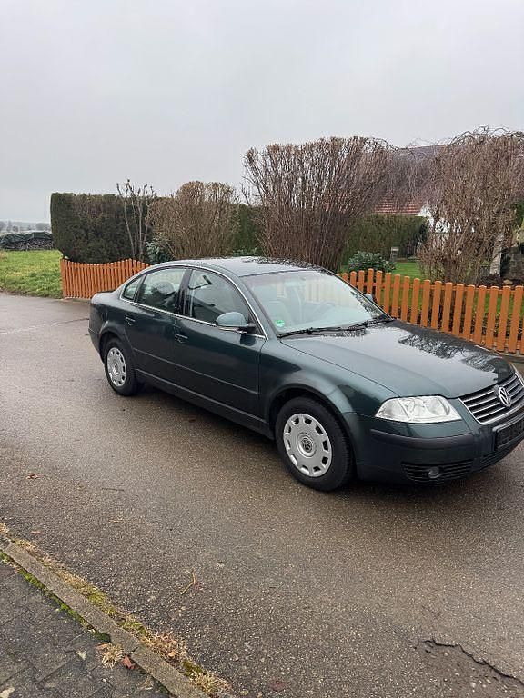 Gebraucht VW Passat Basis 116 PS (85 kW) 2004 Grün Limousine