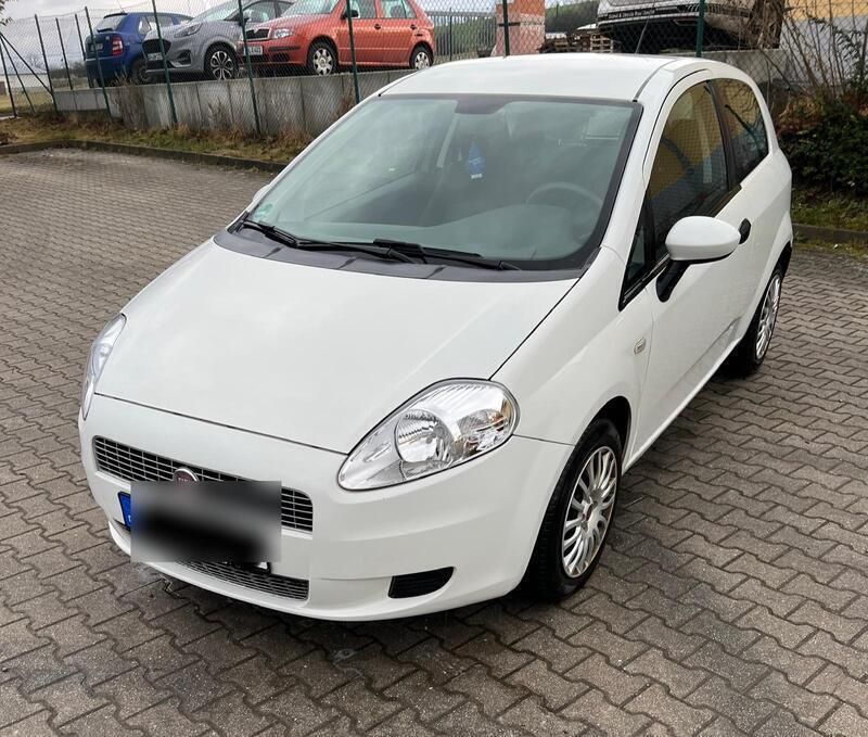 Weiß Gebraucht 2009 Fiat Grande Punto Kleinwagen | 2.200 € - Bild 1/4