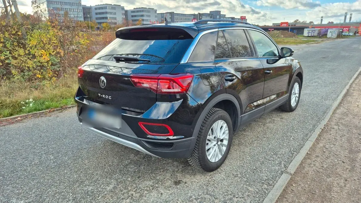 Gebraucht VW T-Roc Life 150 PS (110 kW) 2024 Schwarz SUV
