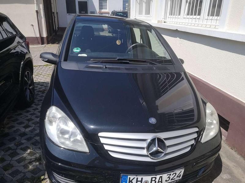 Schwarz Gebraucht 2006 Mercedes B170 Van / Kleinbus | 2.799 € (Fairer Preis) - Bild 1/4