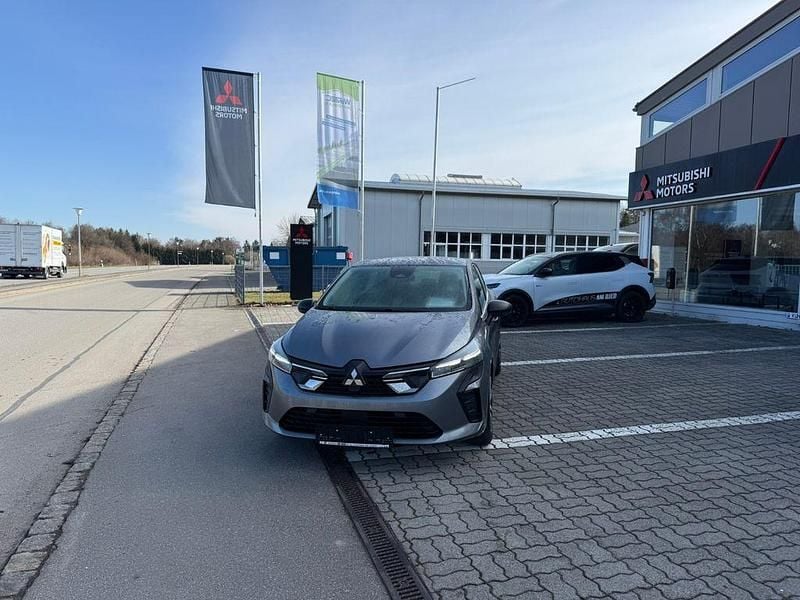 Gebraucht Mitsubishi Colt Basis 67 PS (49 kW) 2024 Grau Kleinwagen