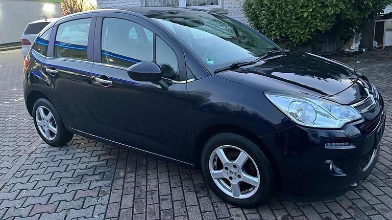 Used Citroën C3 SELECTION 99 HP (72 kW) 2016 Blue Hatchback
