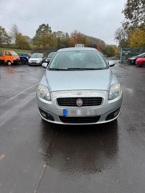 Grün Gebraucht 2008 Fiat Croma Kombi | 2.500 € (Fairer Preis) - Bild 1/4