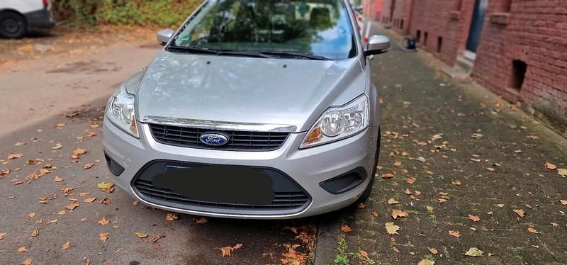 Silber Gebraucht 2009 Ford Focus Kombi | 2.200 € (Guter Preis) - Bild 1/4