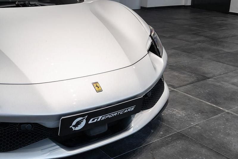 Gebraucht Ferrari 296 829 PS (609 kW) 2024 Silber Cabrio