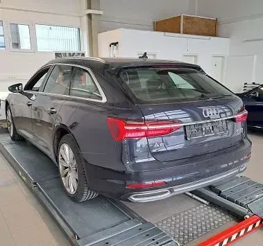 Gebraucht Audi A6 Design 204 PS (150 kW) 2021 Firmamentblau Kombi