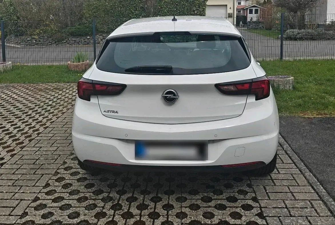 Gebraucht Opel Astra Edition 110 PS (80 kW) 2019 Weiß Limousine