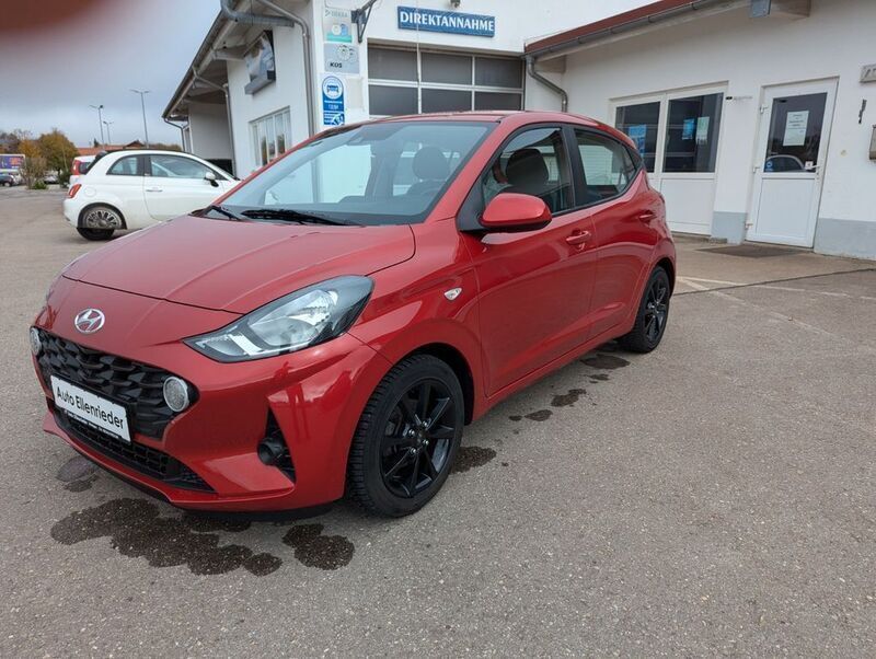 Rot Gebraucht 2021 Hyundai i10 Advanced Kleinwagen | 14.390 € (Etwas zu teuer) - Bild 1/4