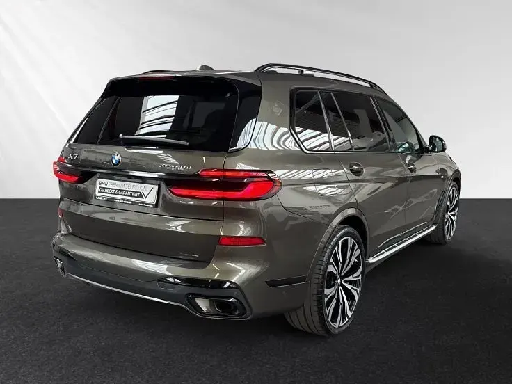 Gebraucht BMW X7 M Sport 352 PS (258 kW) 2025 Manhattan metallic SUV