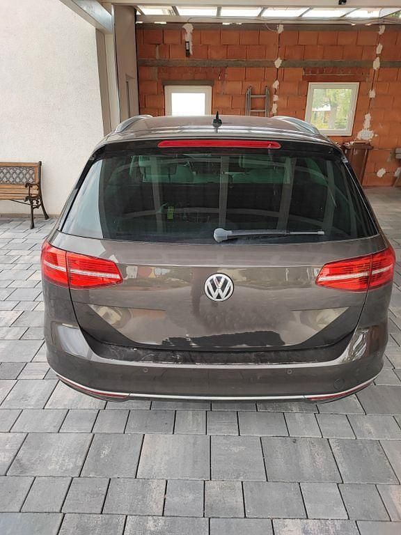 Gebraucht VW Passat Highline 150 PS (110 kW) 2015 Braun Kombi