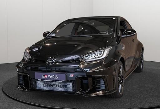 Schwarz Neu 2025 Toyota Yaris Limousine | 55.990 € (Etwas zu teuer) - Bild 1/4