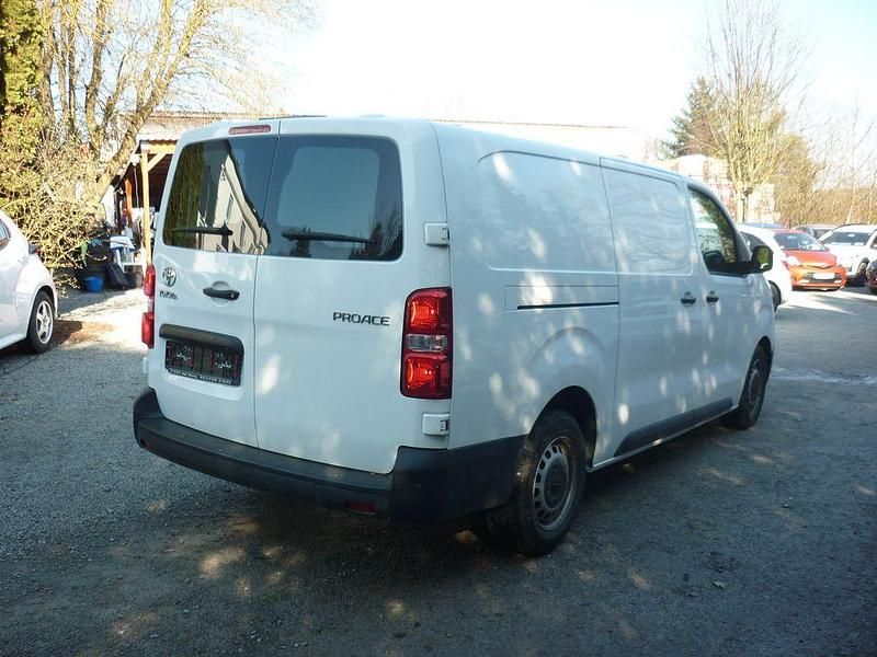 Gebraucht Toyota Proace 122 PS (89 kW) 2021 Weiß Van / Kleinbus
