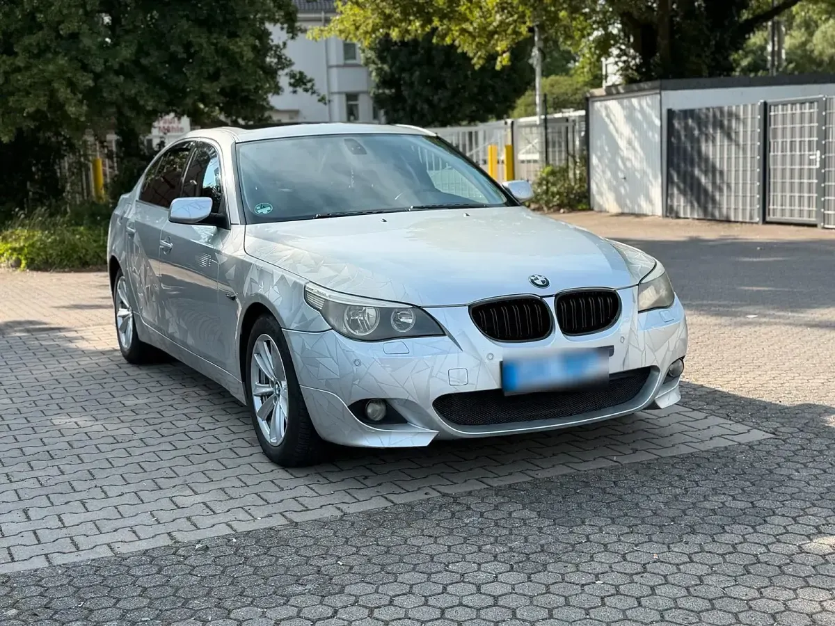 Gebraucht BMW 520 170 PS (125 kW) 2004 Silber Limousine