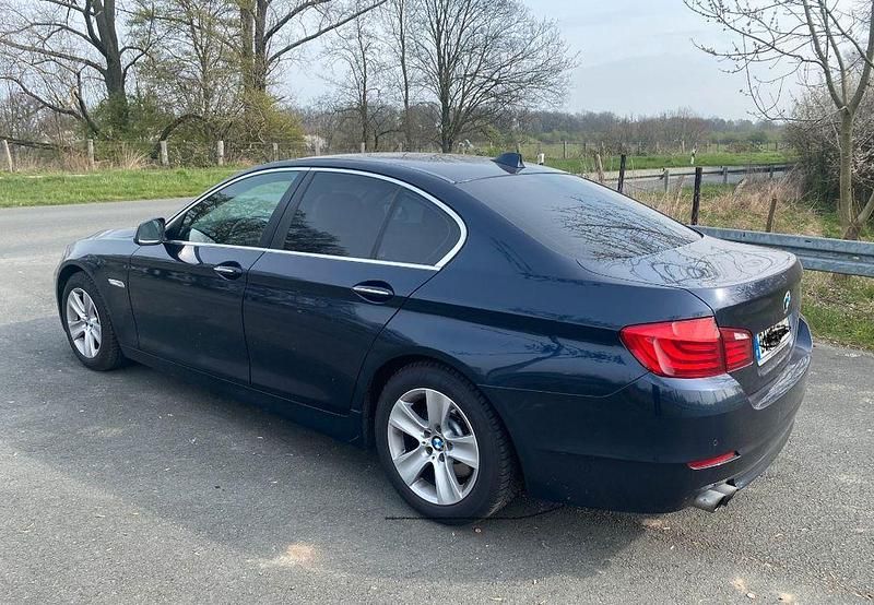 Gebraucht BMW 528 258 PS (189 kW) 2010 Blau Limousine