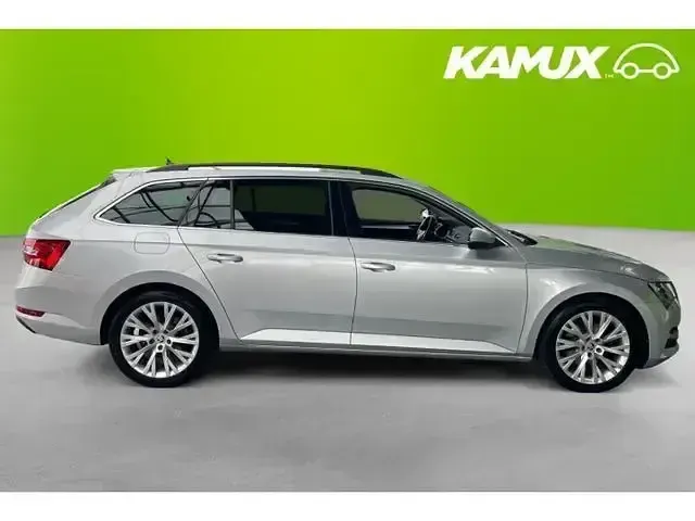 Gebraucht Skoda Superb Ambition 200 PS (147 kW) 2022 Brilliantsilber metallic Kombi