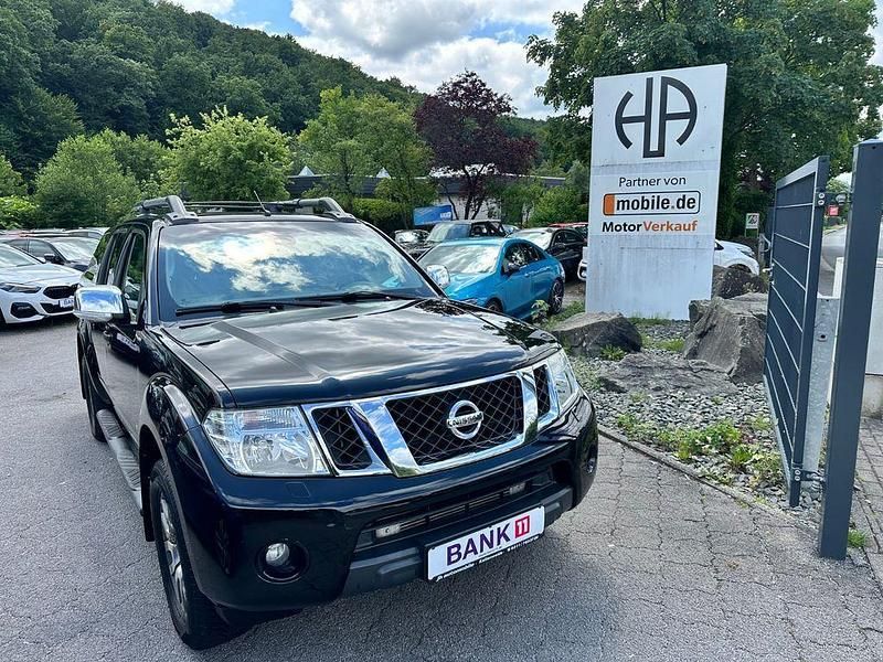 Schwarz Gebraucht 2011 Nissan Navara Abholung | 14.995 € (Fairer Preis) - Bild 1/3