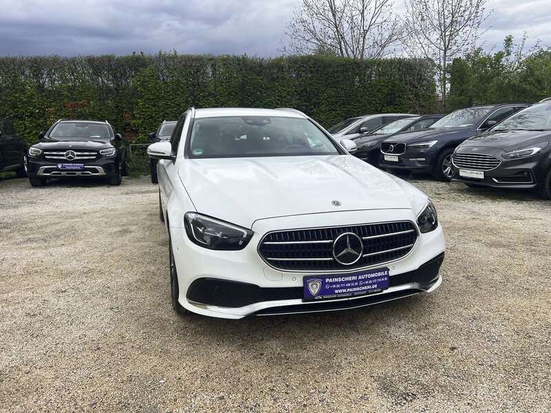 Polarweiss Gebraucht 2020 Mercedes E220 Avantgarde Kombi | 29.299 € (Fairer Preis) - Bild 1/4