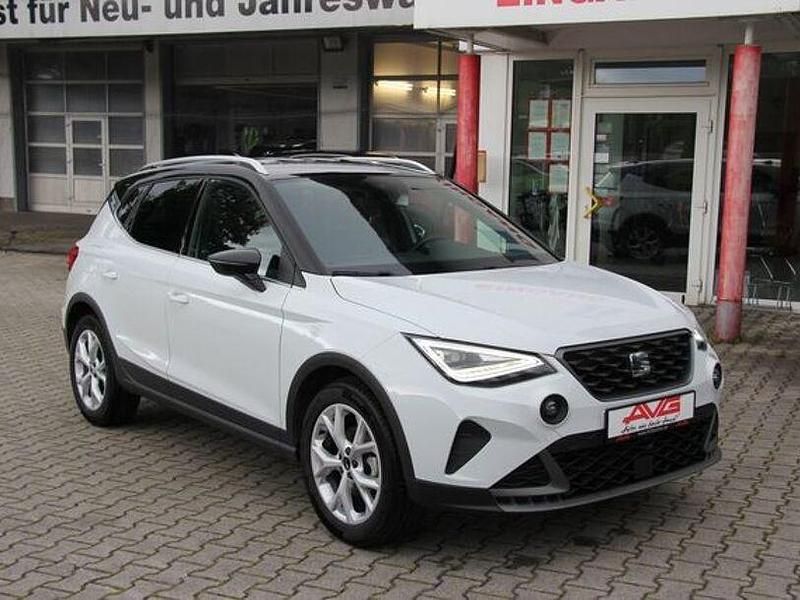 Weiß Gebraucht 2024 Seat Arona FR SUV | 16.950 € (Fairer Preis) - Bild 1/4
