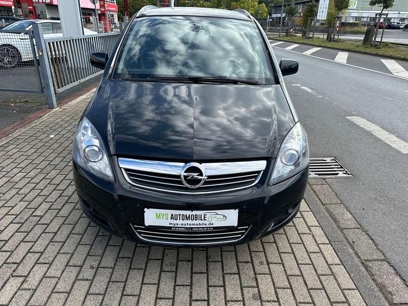 Schwarz Gebraucht 2014 Opel Zafira Family Van / Kleinbus | 6.999 € (Etwas zu teuer) - Bild 1/4