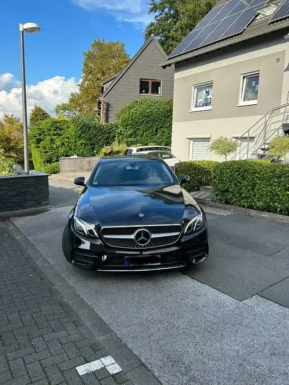 Gebraucht Mercedes E200 AMG 160 PS (117 kW) 2019 Schwarz Limousine