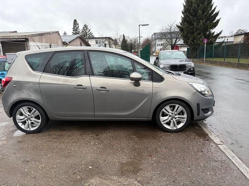Gebraucht Opel Meriva Innovation 140 PS (102 kW) 2016 Grau Van / Kleinbus