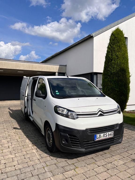 Weiß Gebraucht 2018 Citroën Jumpy Van / Kleinbus | 13.290 € (Superpreis) - Bild 1/4
