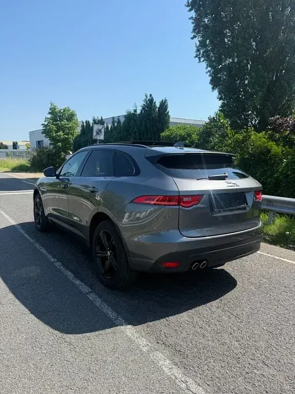 Gebraucht Jaguar F-Pace R-Sport 180 PS (132 kW) 2016 Grau SUV