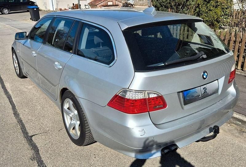 Gebraucht BMW 530 Basis 235 PS (172 kW) 2007 Silber Kombi