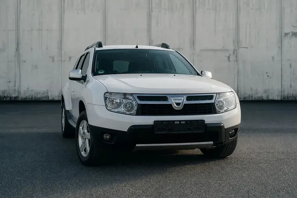 Gebraucht Dacia Duster Lauréate 105 PS (77 kW) 2011 Weiß SUV