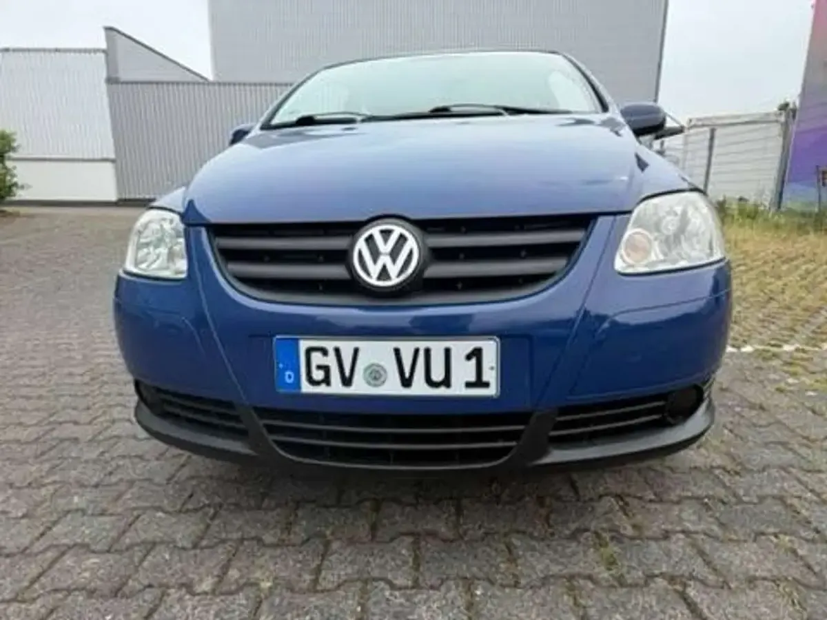 Gebraucht VW Fox 54 PS (39 kW) 2010 Blau Kleinwagen