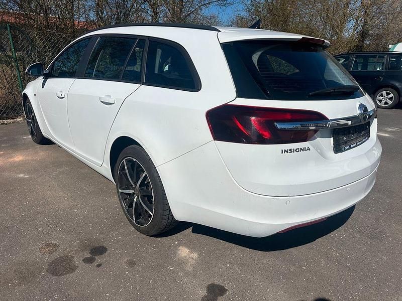 Gebraucht Opel Insignia 140 PS (102 kW) 2015 Weiß Kombi
