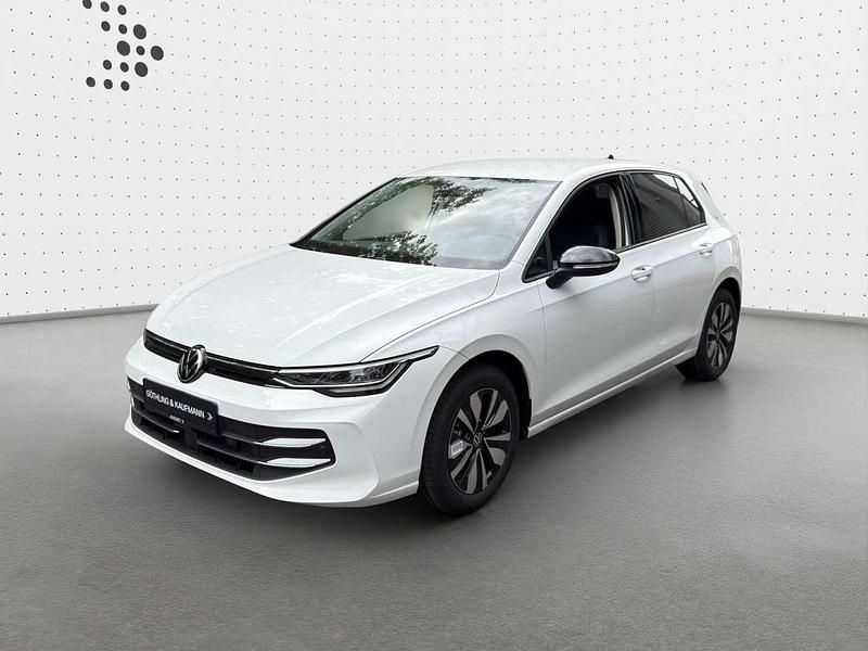 Pure white Neu 2025 VW Golf VIII Goal Limousine | 33.980 € (Guter Preis) - Bild 1/4