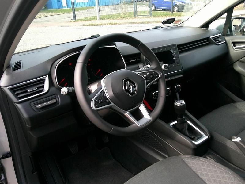 Gebraucht Renault Clio V Zen 67 PS (49 kW) 2021 Silber Limousine