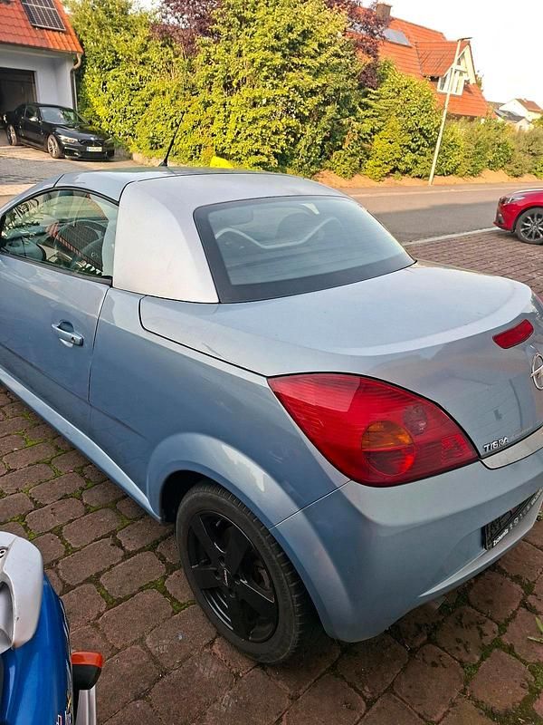 Gebraucht Opel Tigra 125 PS (91 kW) 2004 Blau Cabrio
