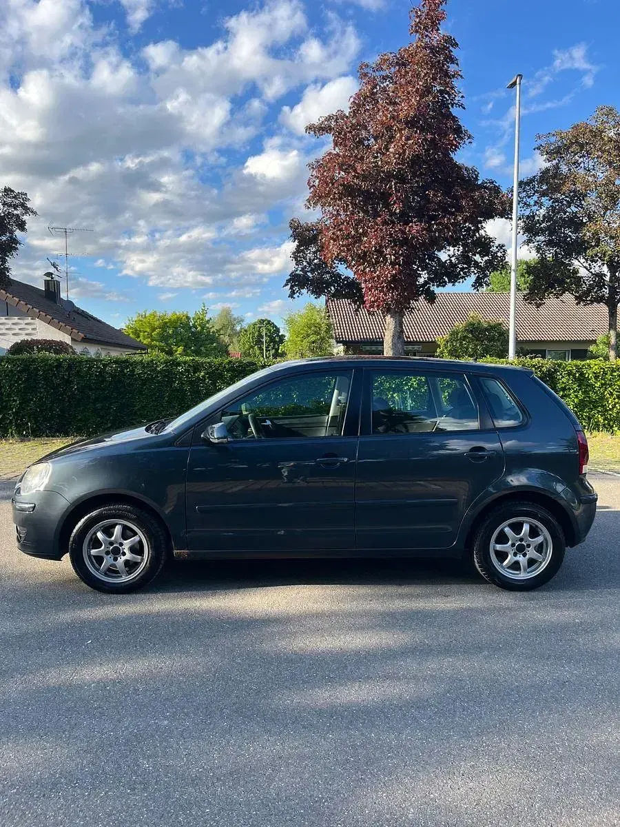 Gebraucht VW Polo 75 PS (55 kW) 2005 Grau Kleinwagen