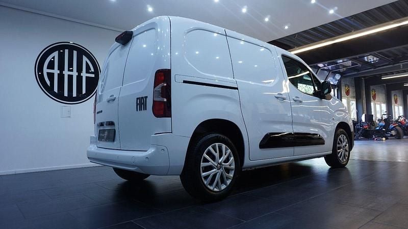 Gebraucht Fiat Doblò 102 PS (75 kW) 2024 Weiß Van / Kleinbus