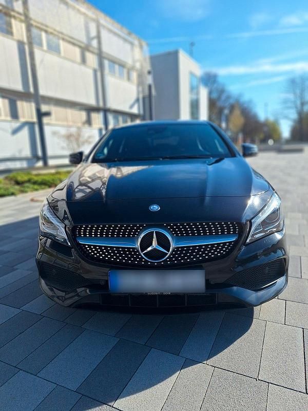 Gebraucht Mercedes CLA220 177 PS (130 kW) 2016 Schwarz Limousine