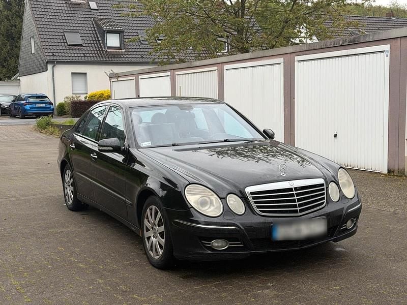 Second-hand Mercedes E320 224 CP (164 kW) 2007 Negru Berlinǎ