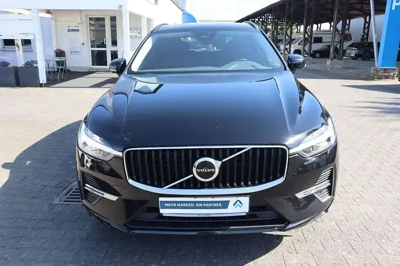 Gebraucht Volvo XC60 Core 197 PS (144 kW) 2022 Black stone, solid SUV