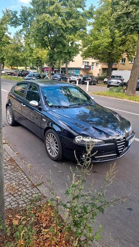 Schwarz Gebraucht 2006 Alfa Romeo 147 Kleinwagen | 1.499 € (Fairer Preis) - Bild 1/2