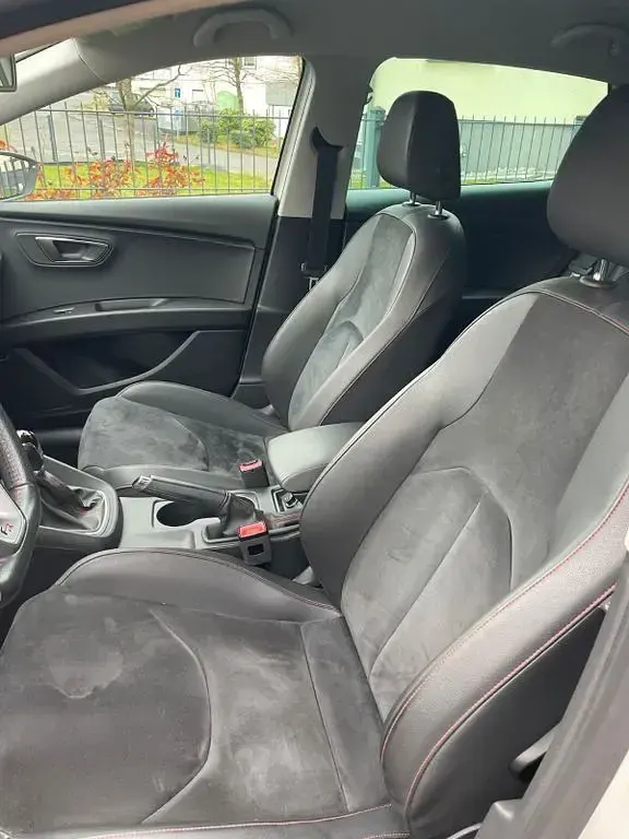 Używany Seat Leon ST FR 140 KM (102 kW) 2013 Biały Kombi