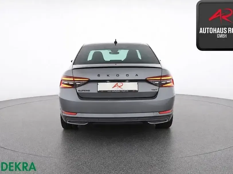 Gebraucht Skoda Superb SportLine 200 PS (147 kW) 2023 Grau Limousine