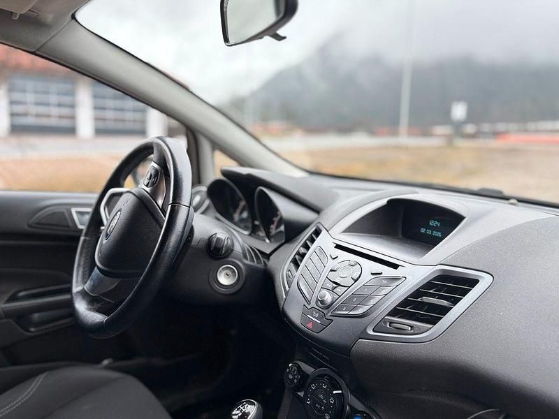 Gebraucht Ford Fiesta Trend 80 PS (58 kW) 2017 Schwarz Kleinwagen