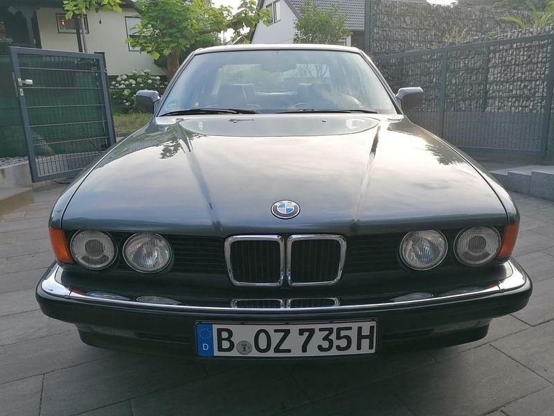 Grau Gebraucht 1989 BMW 735 Limousine | 13.900 € - Bild 1/4