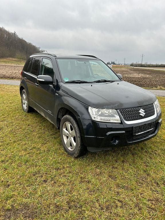 Gebraucht Suzuki Grand Vitara 129 PS (94 kW) 2012 Schwarz SUV