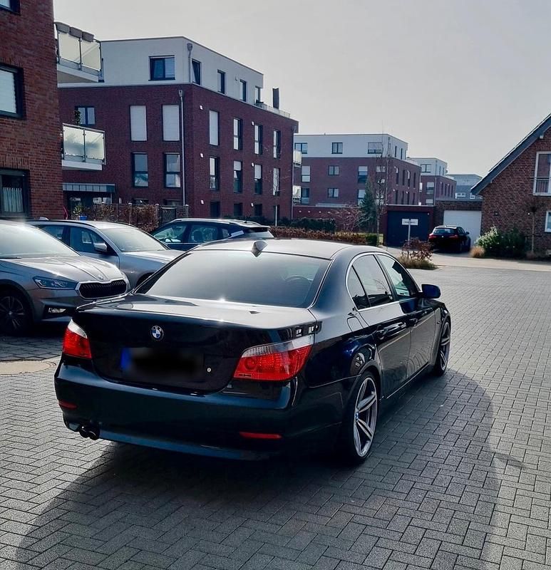 Gebraucht BMW 523 170 PS (125 kW) 2006 Schwarz Limousine